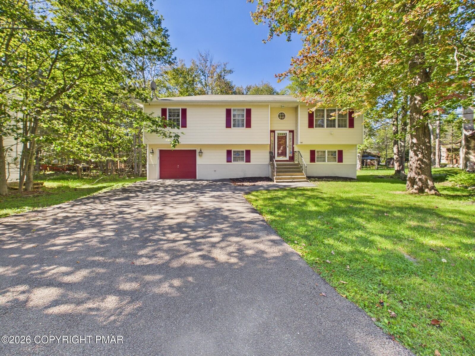 Property Photo: 5064 Carol Terrace PA 18466