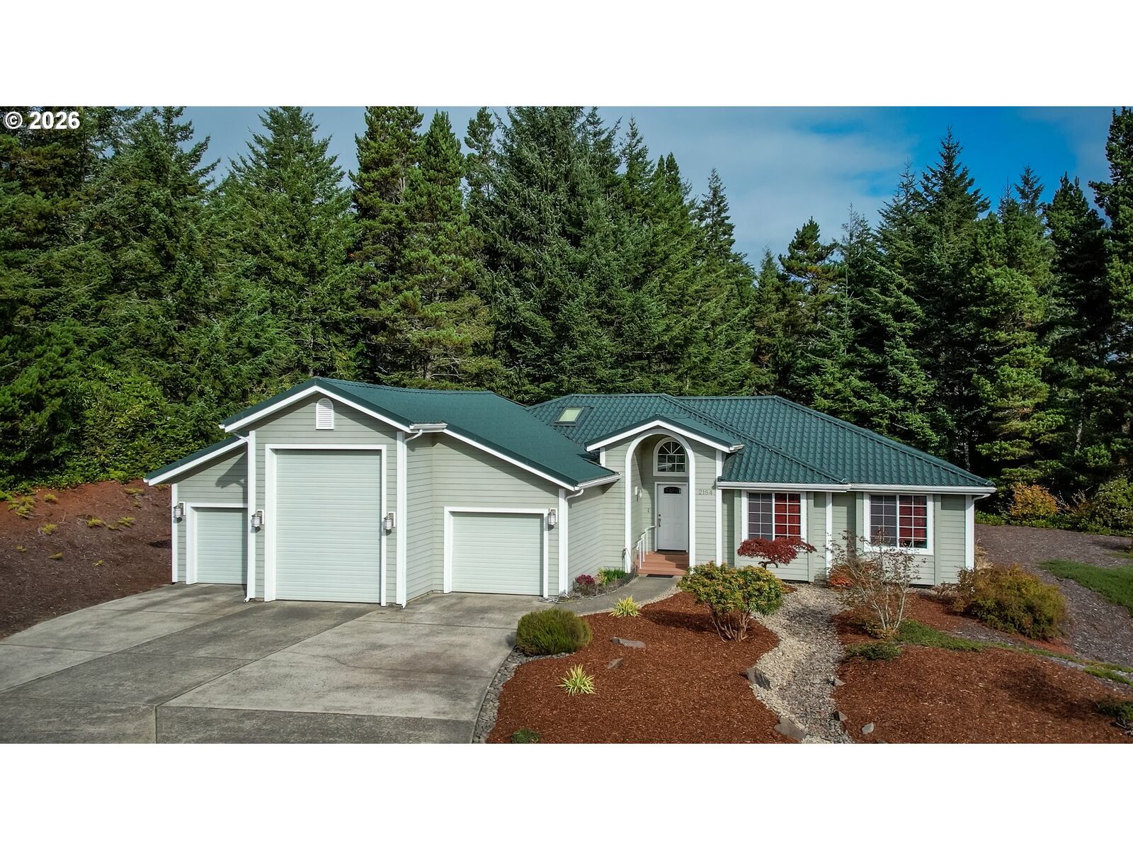 Property Photo: 2184 13th St OR 97439