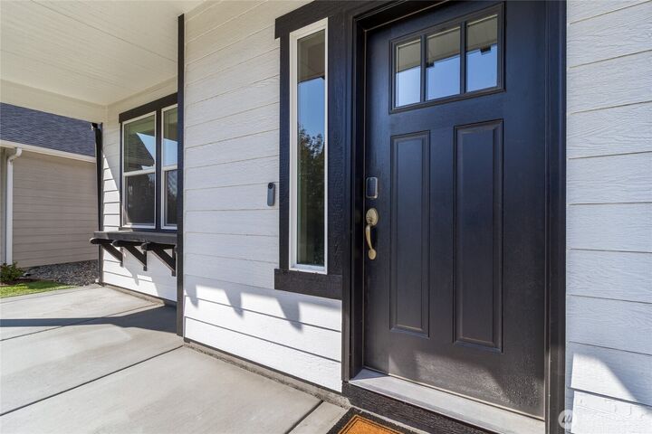 Property Photo: 2220 Leonard Drive WA 99362