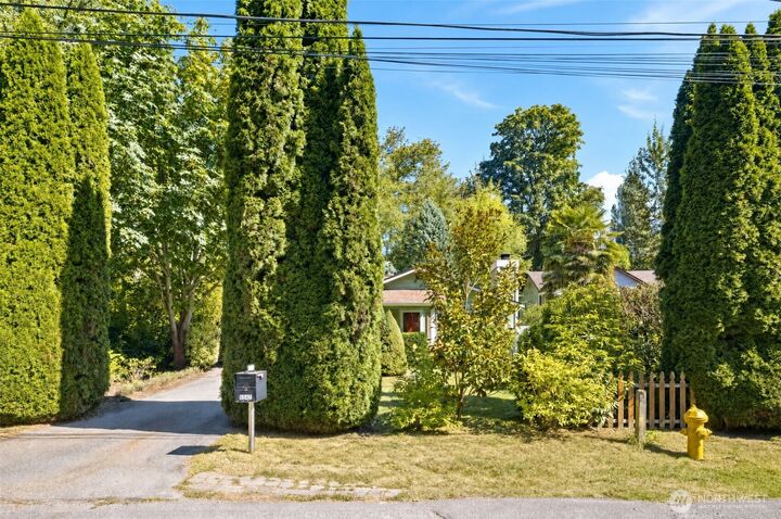 Property Photo:  6542  24th Avenue SW  WA 98106 
