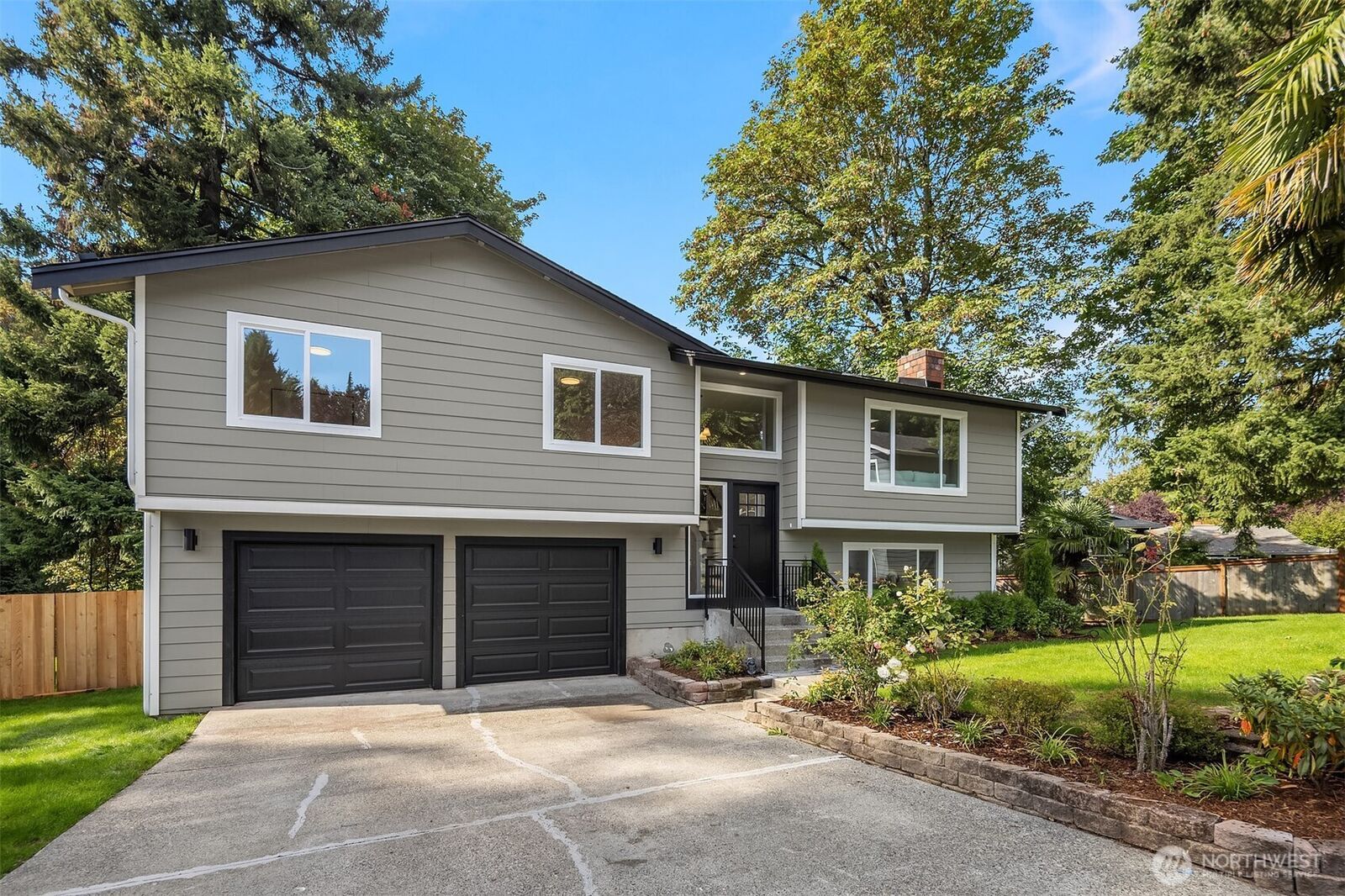 Property Photo: 10717 166th Court NE WA 98052