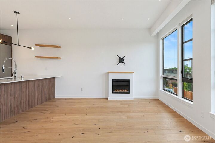 Property Photo: 2609 31st Avenue W B WA 98199