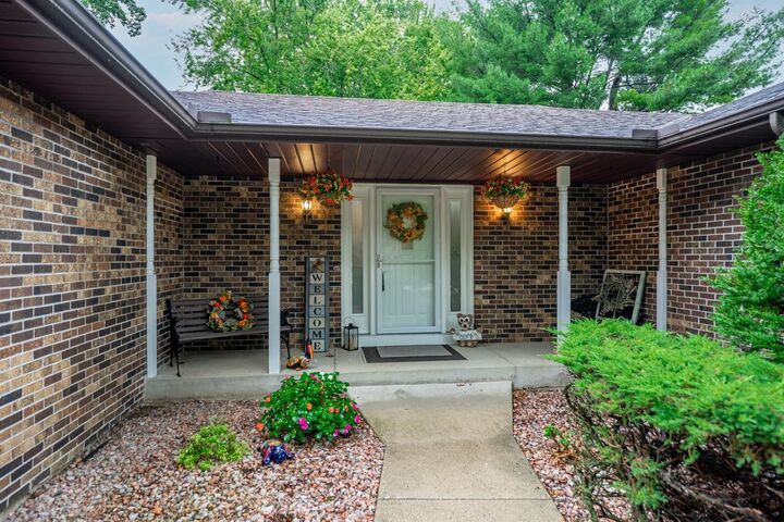 Property Photo:  1747 Arnold Avenue  IL 61108 