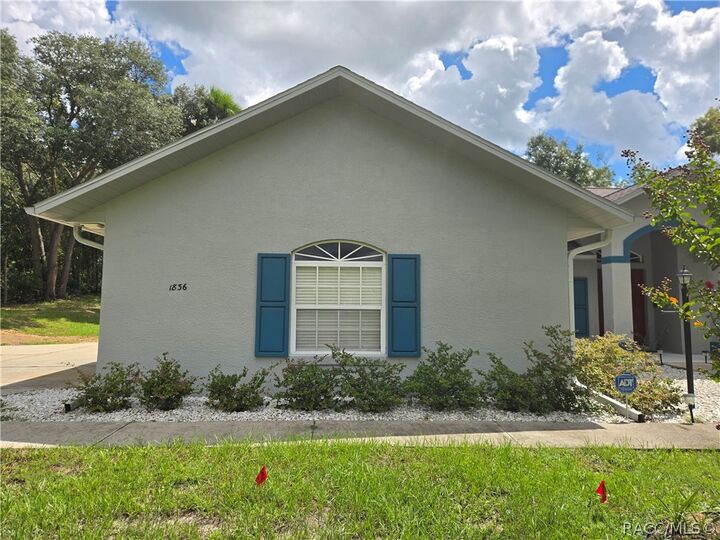 Property Photo: 1836 E Monopoly Loop FL 34453