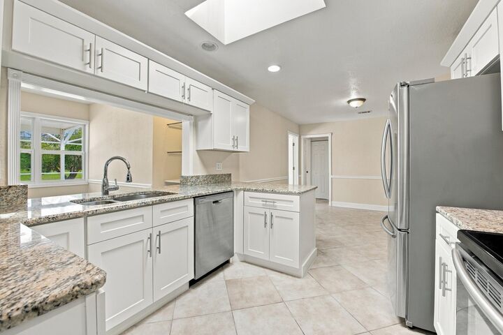 Property Photo: 2938 SE Dalhart Road FL 34952