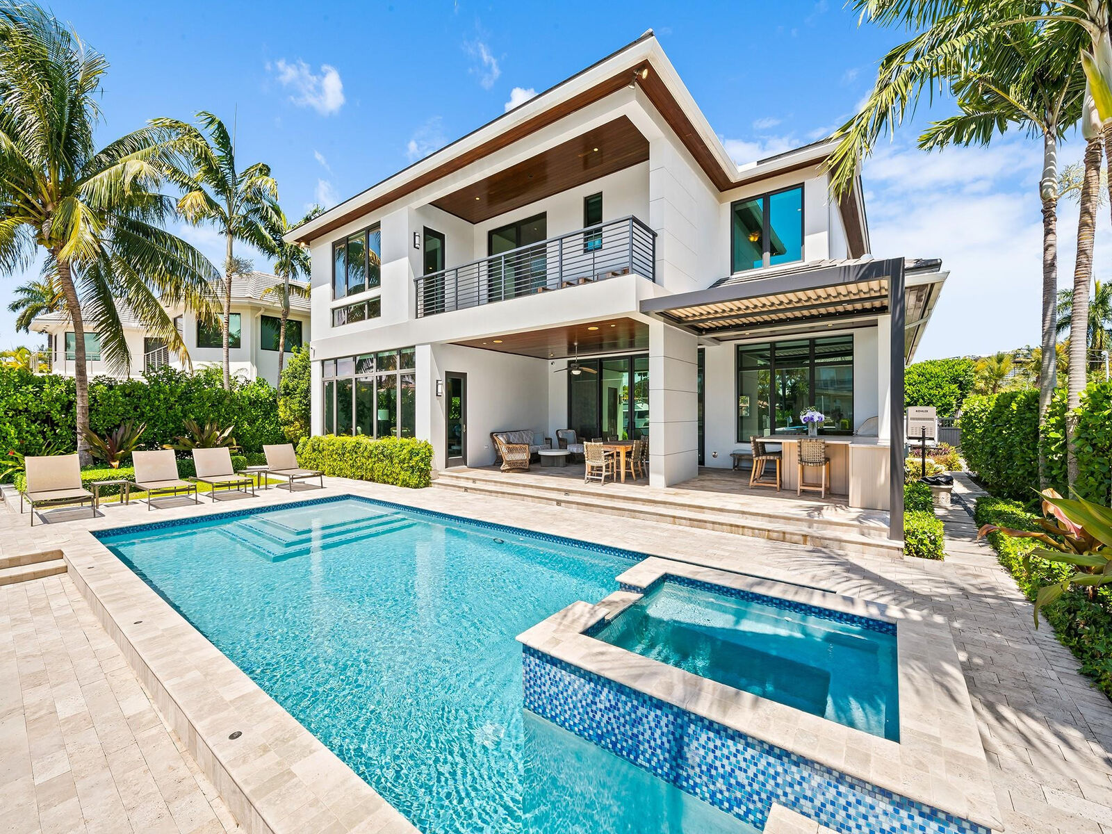 Property Photo: 301 NE 23rd Avenue FL 33305