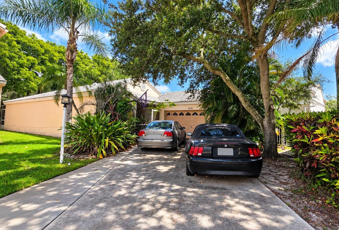 Property Photo: 9538 NW 8th Circle FL 33324