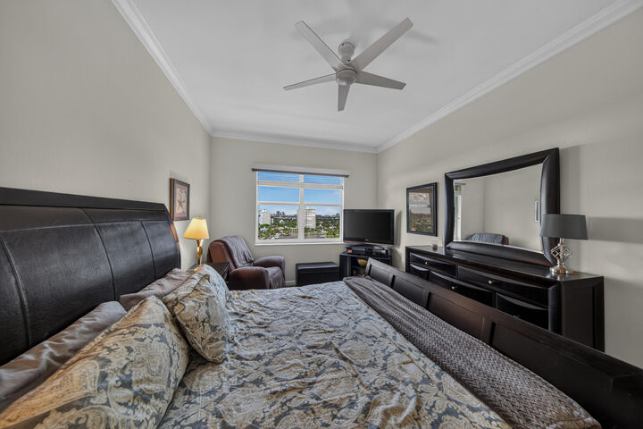 Property Photo:  1 Las Olas Circle 1507  FL 33316 