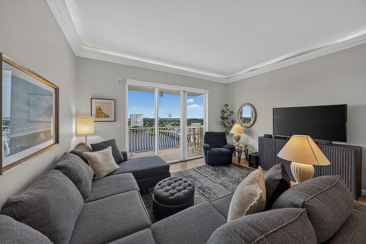 Property Photo:  1 Las Olas Circle 1507  FL 33316 