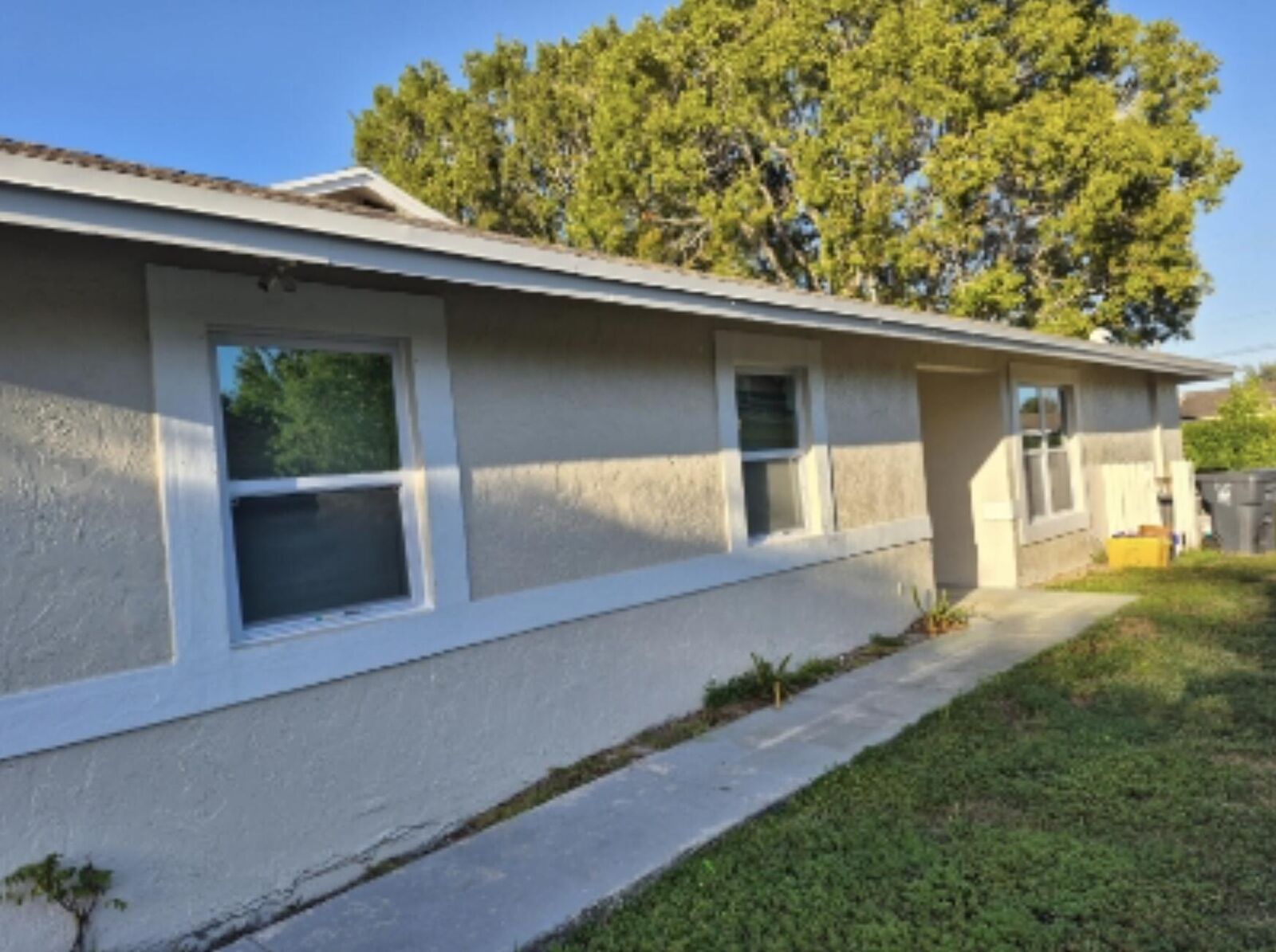 Property Photo:  1420 White Pine Drive  FL 33414 