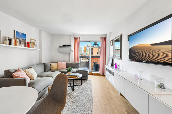 Property Photo: 184 Thompson Street 6S NY 10012