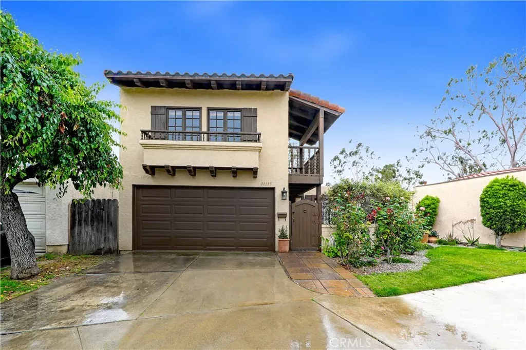 Property Photo:  31135 Via Santo Tomas  CA 92675 