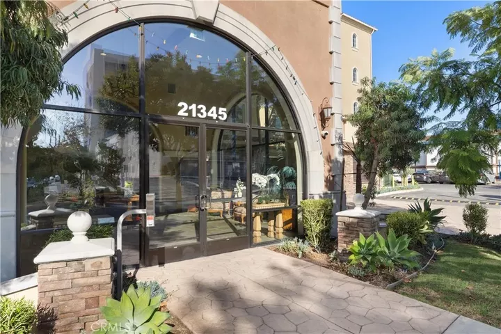 Property Photo: 21345 Hawthorne Boulevard 204 CA 90503