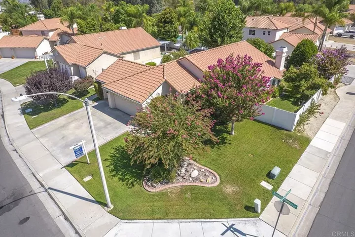 Property Photo:  26064 Avenida Hortensia  CA 92544 