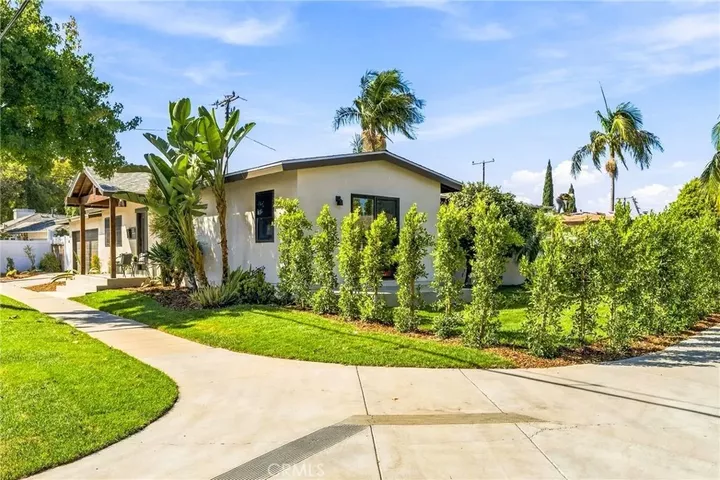 Property Photo:  2001 Carfax  CA 90815 
