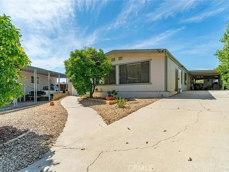 Property Photo: 38023 Via Vela CA 92563