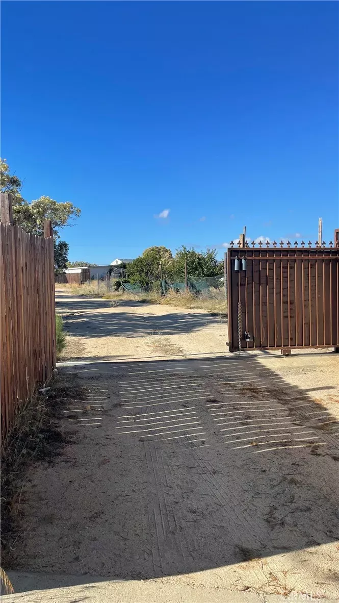 Property Photo: 59880 Anzanita CA 92539