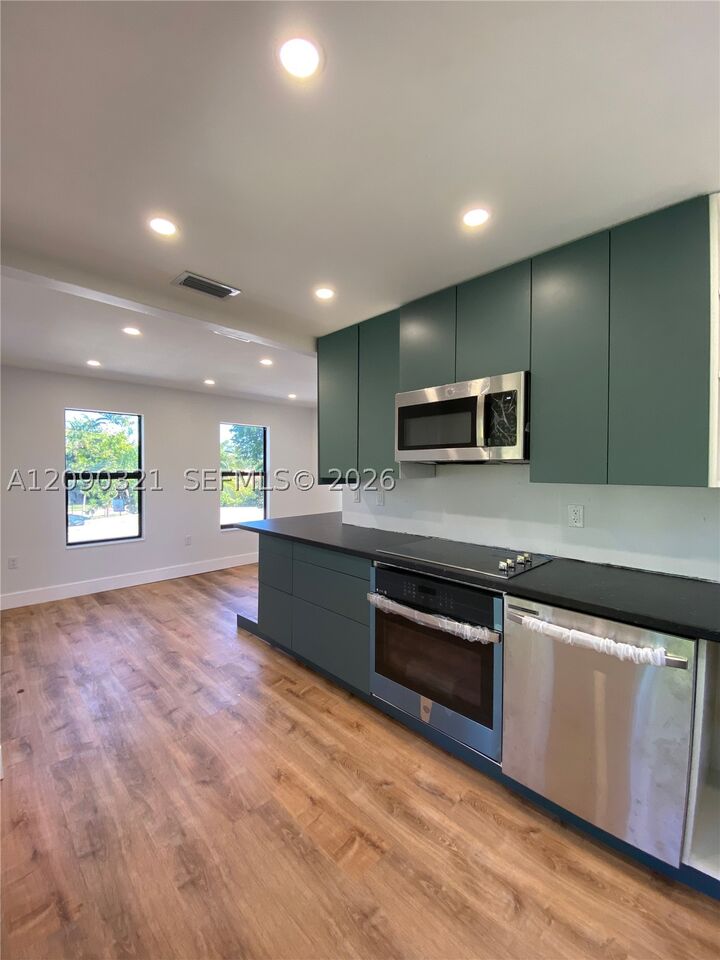 Property Photo:  4224 SW 60th Pl  FL 33155 