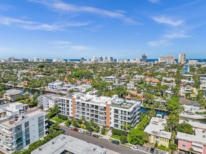 Property Photo:  20 Isle Of Venice Dr 302  FL 33301 