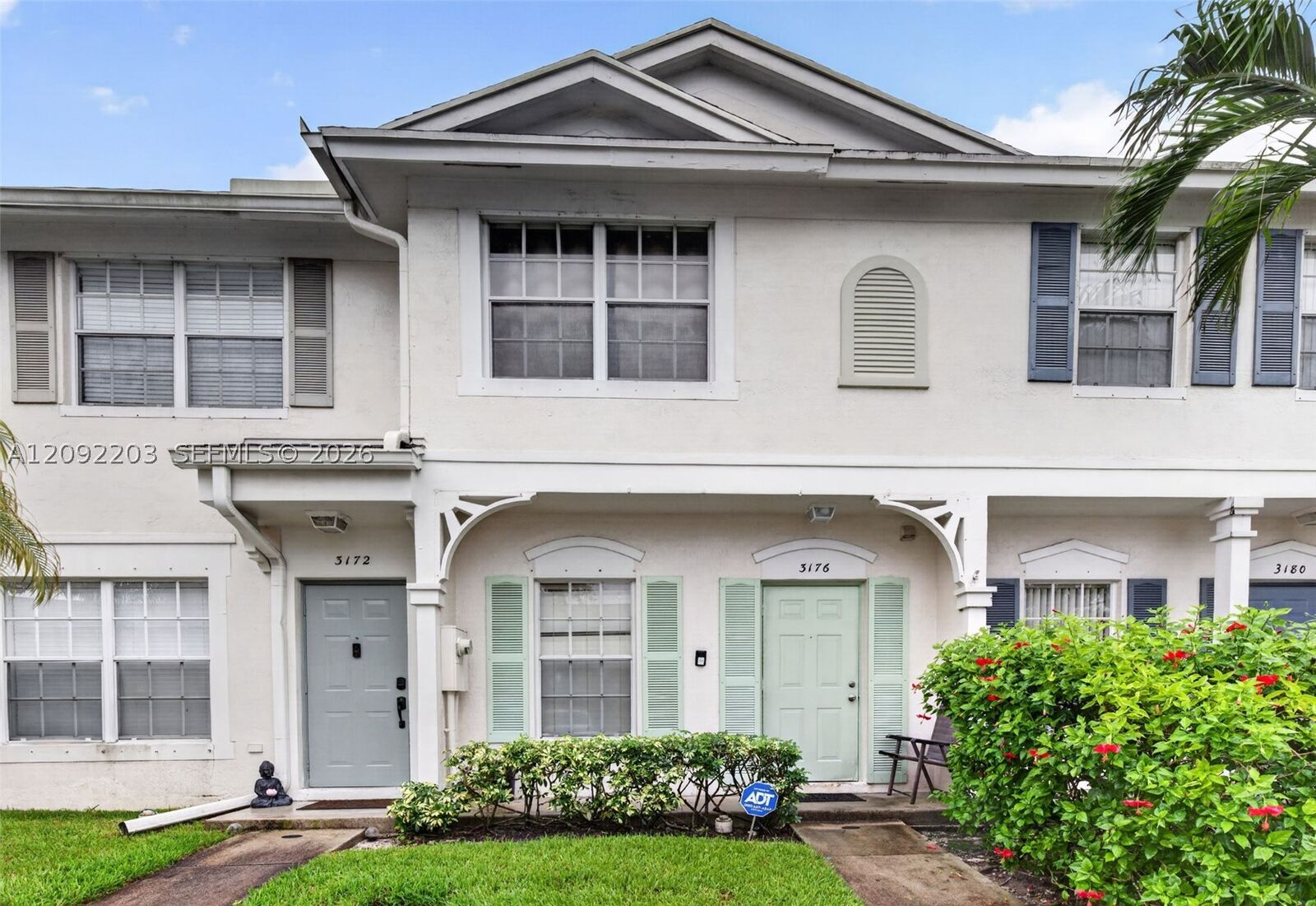 Property Photo:  3176 SW 50th St  FL 33312 