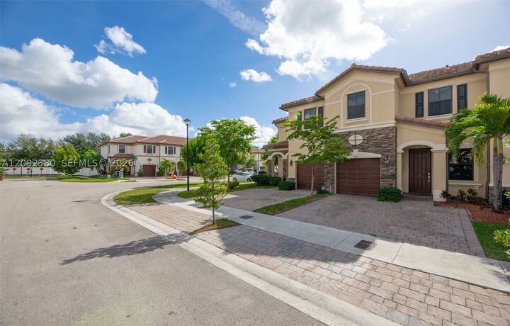 Property Photo: 3316 W 91st Ter FL 33018