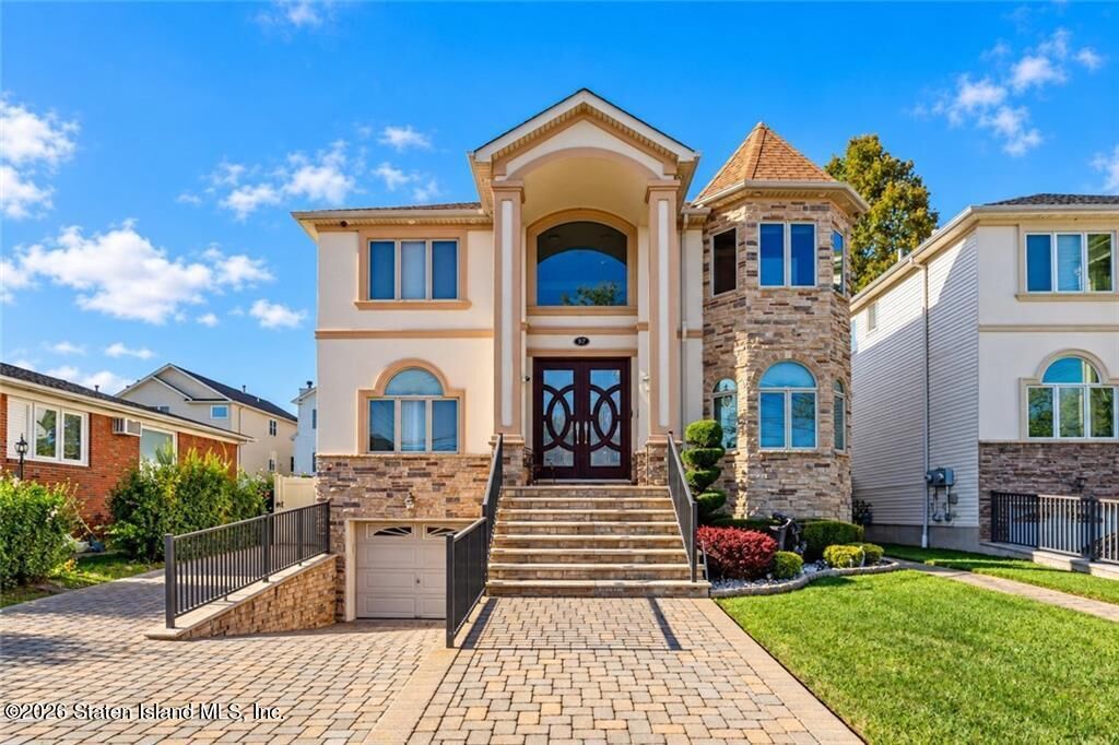 Property Photo: 587 Ramona Avenue NY 10309