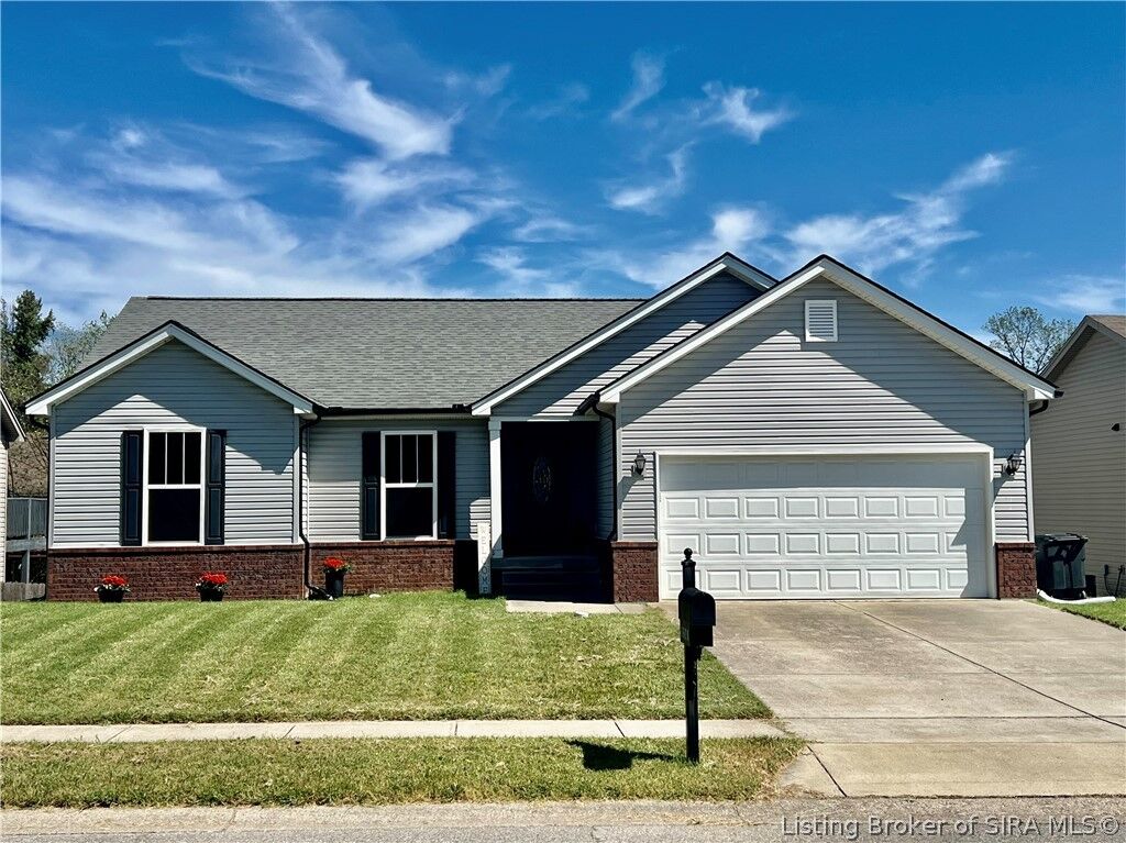 Property Photo:  1620 Regans Way  IN 47130 
