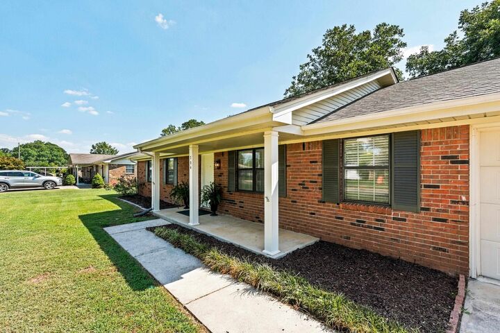 Property Photo:  304 Richton Ave  AL 35661 