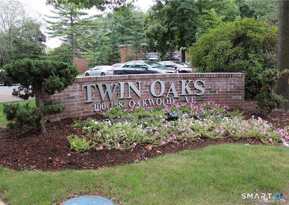 Property Photo:  106 Oakwood Avenue A1  CT 06119 