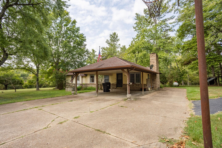 Property Photo: 1043 S Aid Avenue MO 65775
