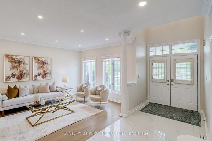 Property Photo:  118 Village Gate Drive  ON L6C 1W5 