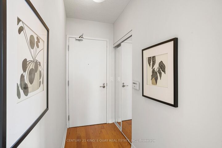 Photo de la propriété:  2240 Lake Shore Boulevard W 2904  ON M8V 0A9 