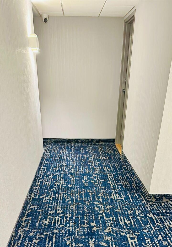 Property Photo:  2550 Lawrence Avenue E 721  ON M1P 4Z3 