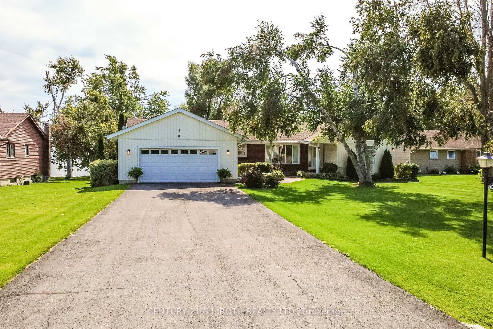 Property Photo:  5 Park Lane  ON L0K 1B0 