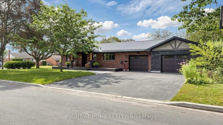 Property Photo:  4 Flett Street  ON L1C 2K1 