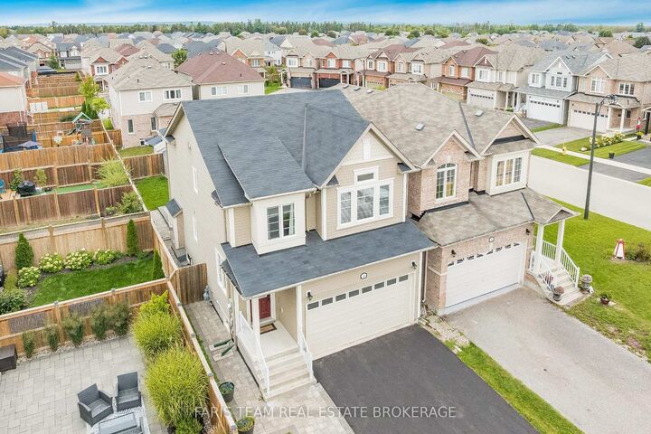 Property Photo: 3 Hutton Crescent ON L0M 1B6