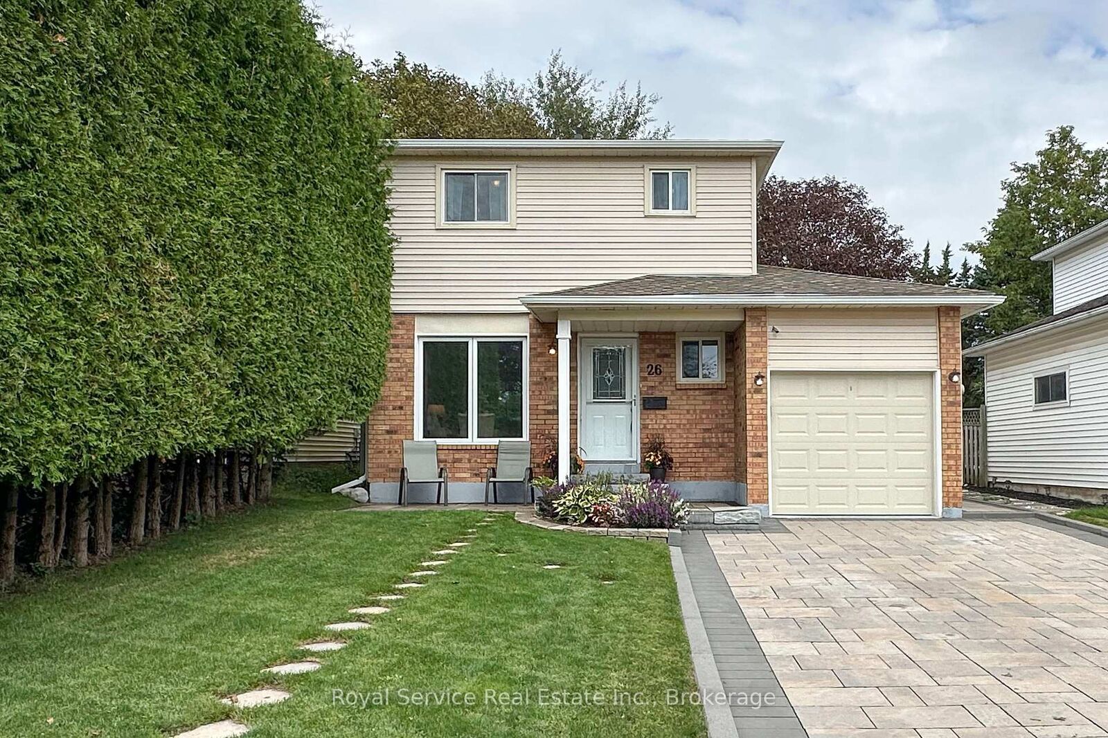 Property Photo: 26 Sanders Drive ON L1A 4E5