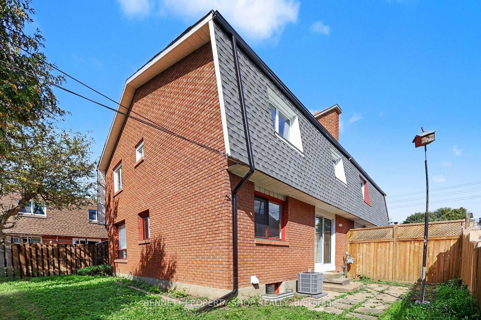 Property Photo:  639 Morin Street 7  ON K1K 3G8 