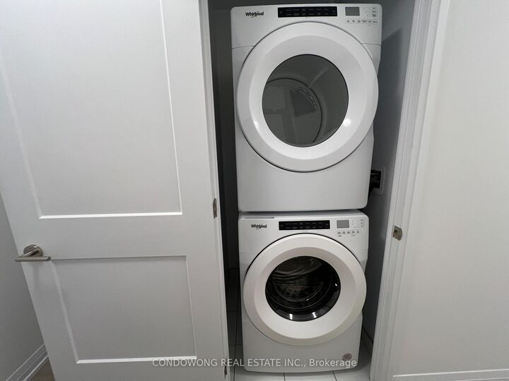 Property Photo:  50 Dunfield Avenue 1019  ON M4S 0E4 