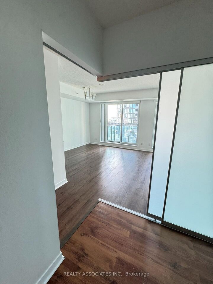 Property Photo:  69 Lynn Williams Street 1207  ON M6K 3R7 