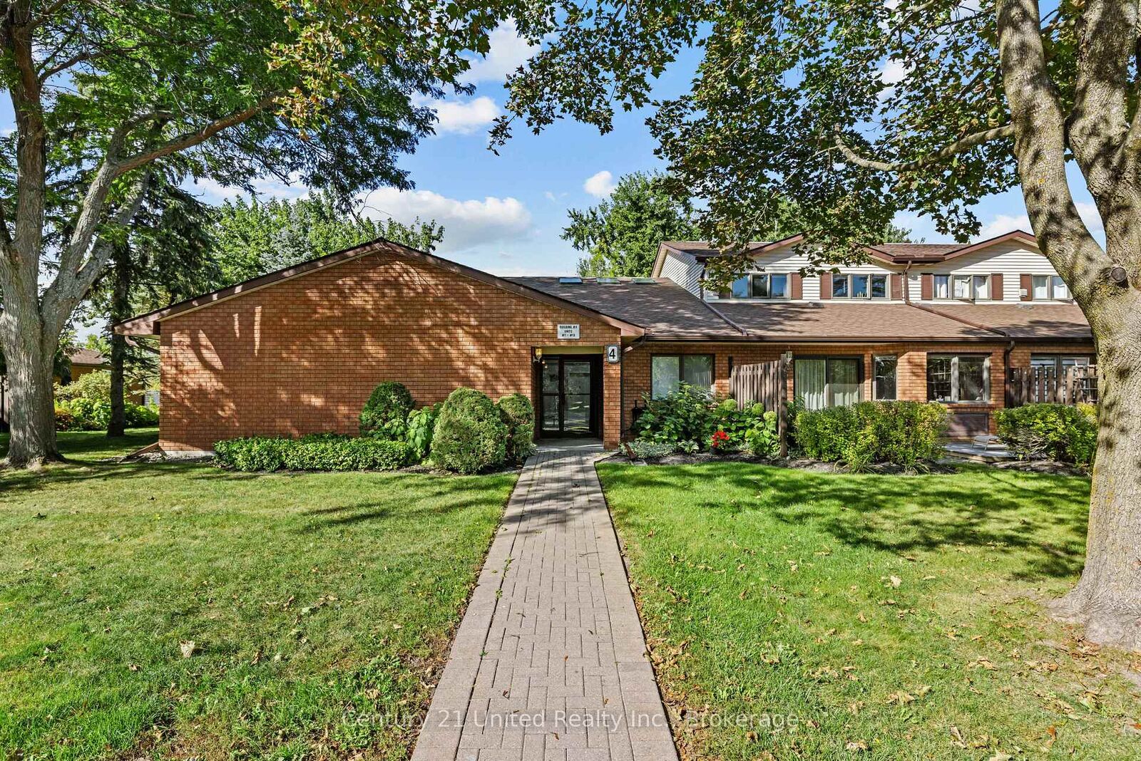Property Photo:  36 Champlain Crescent 10  ON K9L 1T1 