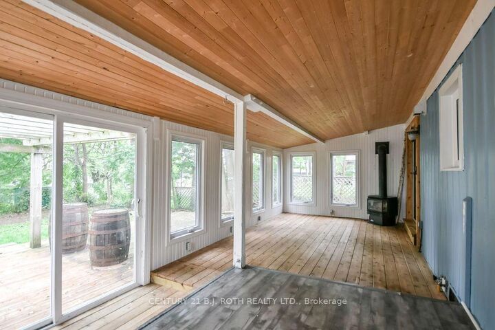Property Photo:  45 Grove Street W  ON L4N 1M6 