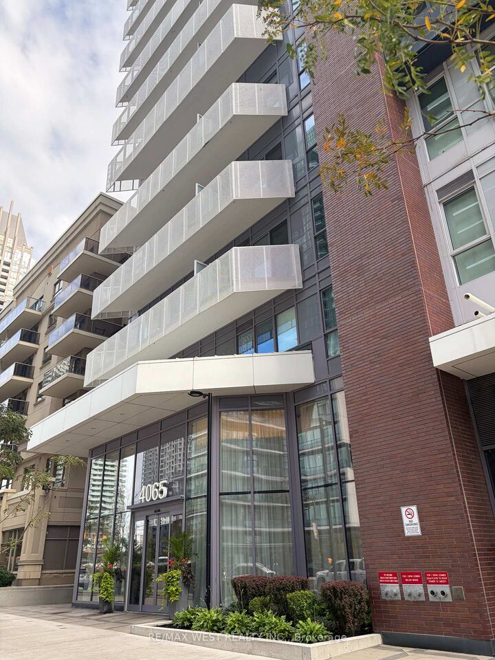 Property Photo:  4065 Confederation Parkway 4211  ON L5B 0L4 