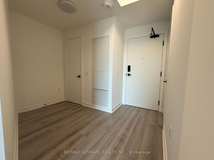 Property Photo:  1185 Dupont Street 419  ON M6H 0G5 