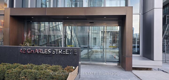 Property Photo:  42 Charles Street E 3401  ON M4Y 0B7 