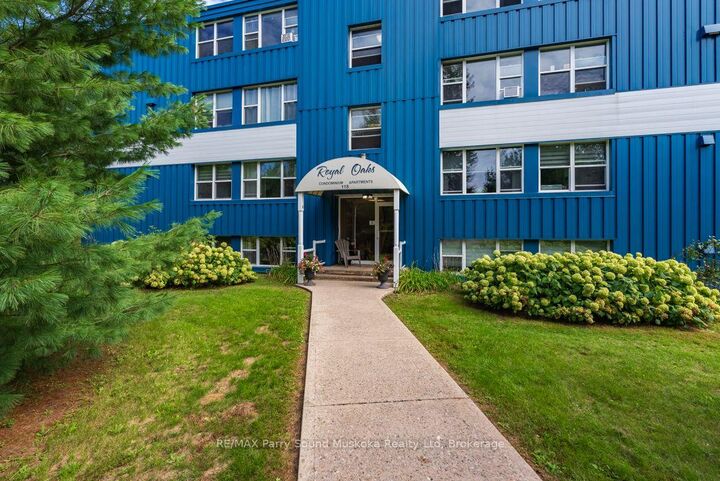Property Photo:  118 Isabella Street 16  ON P2A 1N1 