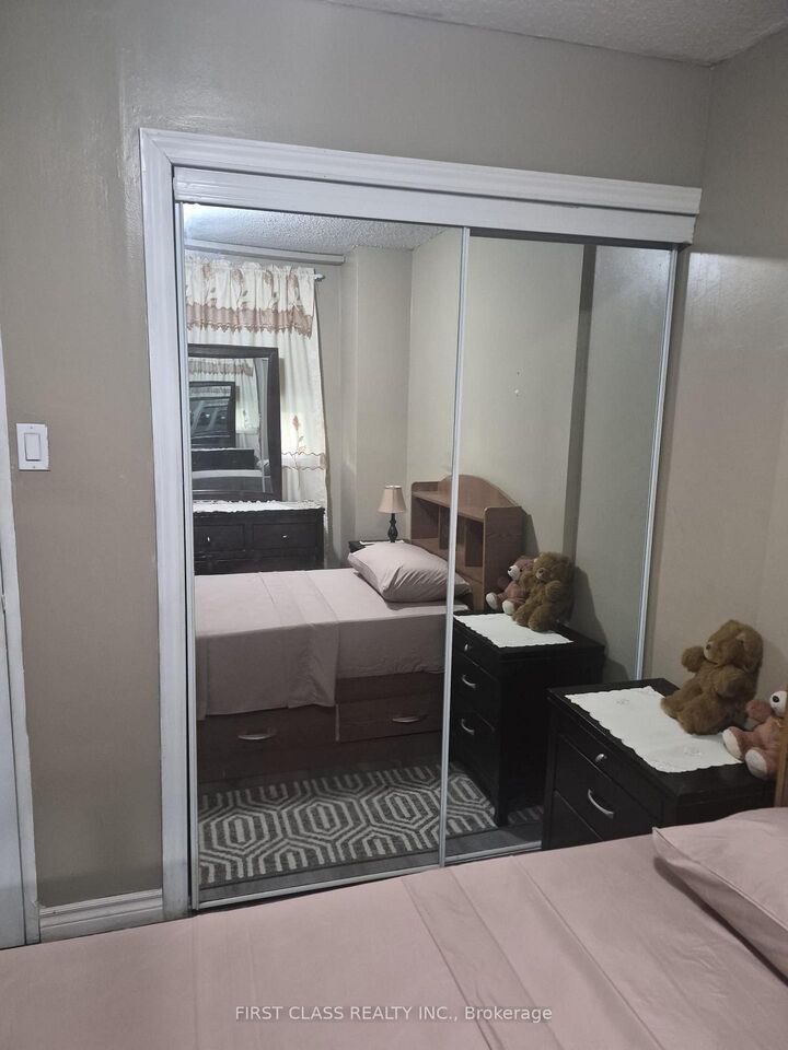 Property Photo:  4673 Jane Street 515  ON M3N 2L1 