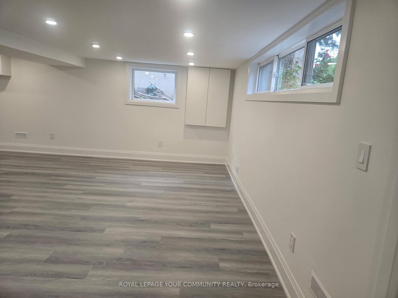 Property Photo:  19 Beaverton Road S  ON L4C 2H5 