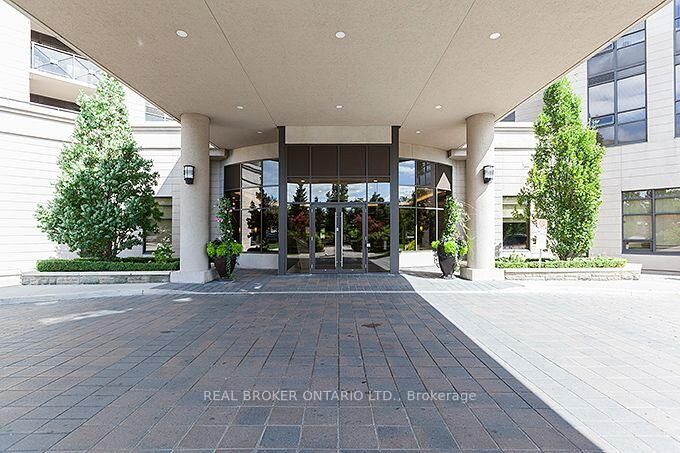 Property Photo:  135 Wynford Drive 401  ON M3C 0J4 