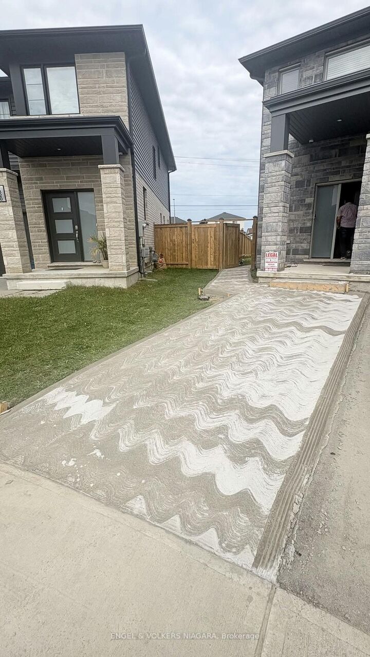 Property Photo:  7330 Marvel Drive Lower  ON L2H 3V5 